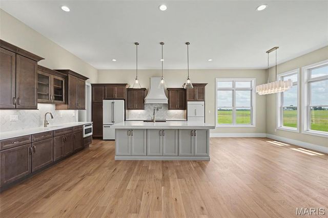 1050 Twin Silos Lane, Orchard Farm, MO 63301