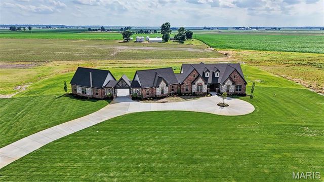 1050 Twin Silos Lane, Orchard Farm, MO 63301