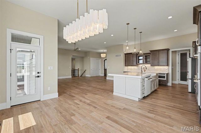 1050 Twin Silos Lane, Orchard Farm, MO 63301