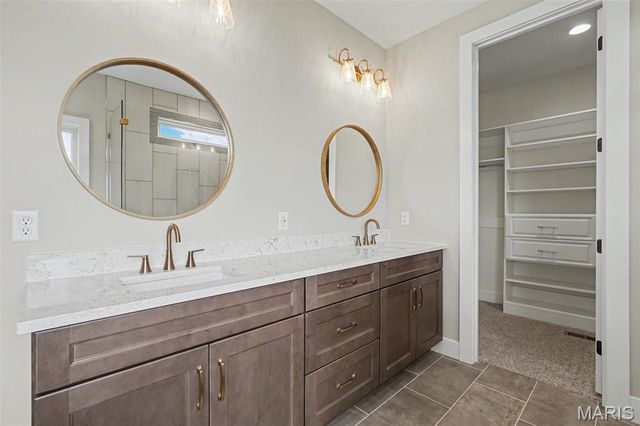 1050 Twin Silos Lane, Orchard Farm, MO 63301