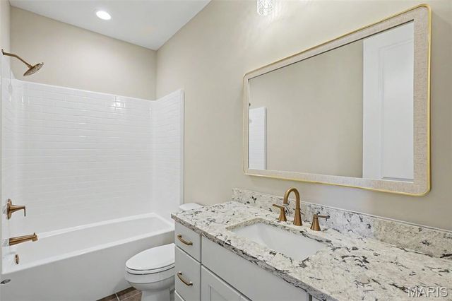 1050 Twin Silos Lane, Orchard Farm, MO 63301