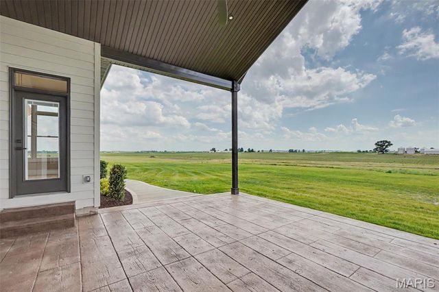 1050 Twin Silos Lane, Orchard Farm, MO 63301