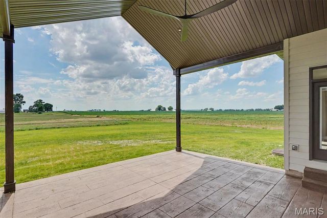 1050 Twin Silos Lane, Orchard Farm, MO 63301
