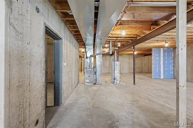 1050 Twin Silos Lane, Orchard Farm, MO 63301