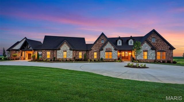 1050 Twin Silos Lane, Orchard Farm, MO 63301
