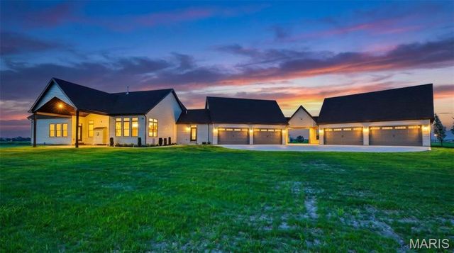 1050 Twin Silos Lane, Orchard Farm, MO 63301