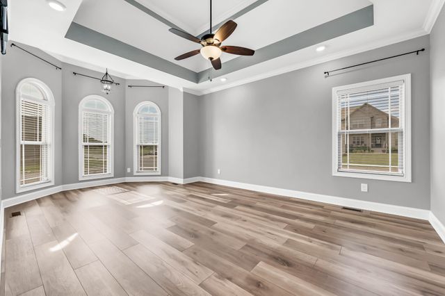 1850 Shield Dr, Clarksville, TN 37043