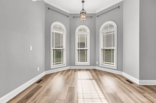 1850 Shield Dr, Clarksville, TN 37043