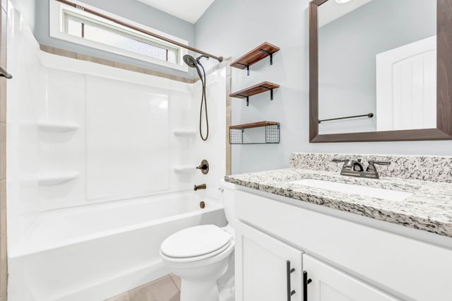 1850 Shield Dr, Clarksville, TN 37043