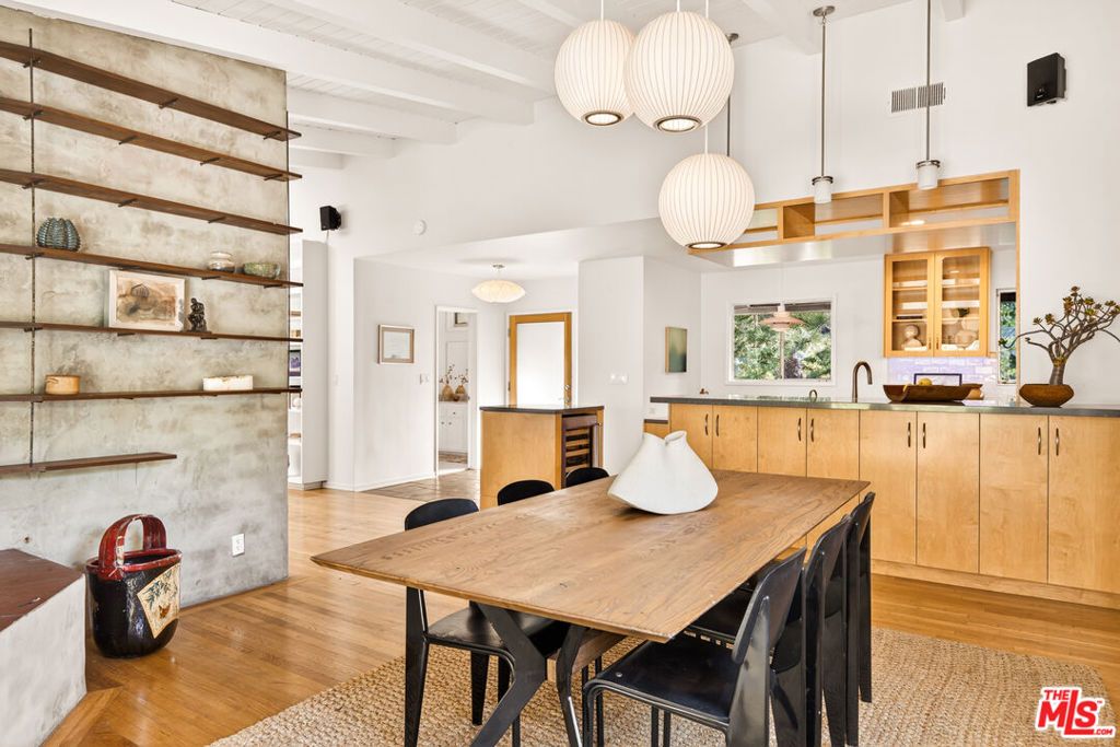 Image 15 of property listing at 1362 Marinette Road, Pacific Palisades, CA 90272
