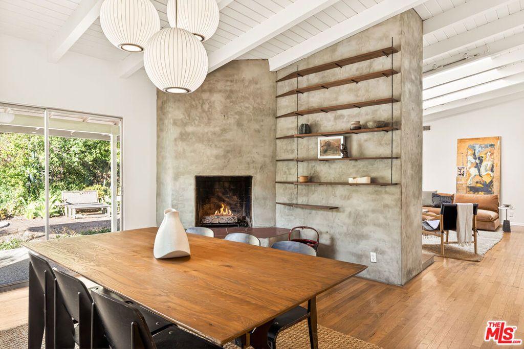 Image 17 of property listing at 1362 Marinette Road, Pacific Palisades, CA 90272