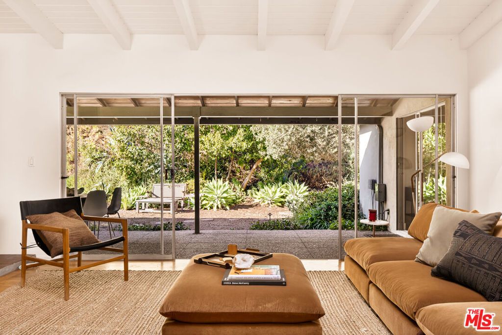 Image 18 of property listing at 1362 Marinette Road, Pacific Palisades, CA 90272