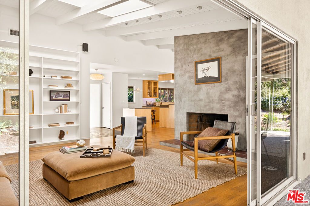 Image 19 of property listing at 1362 Marinette Road, Pacific Palisades, CA 90272