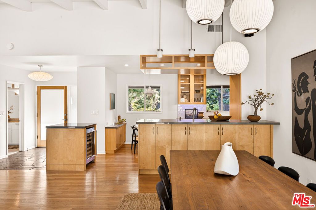 Image 2 of property listing at 1362 Marinette Road, Pacific Palisades, CA 90272