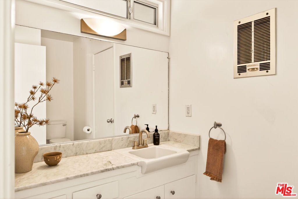 Image 24 of property listing at 1362 Marinette Road, Pacific Palisades, CA 90272