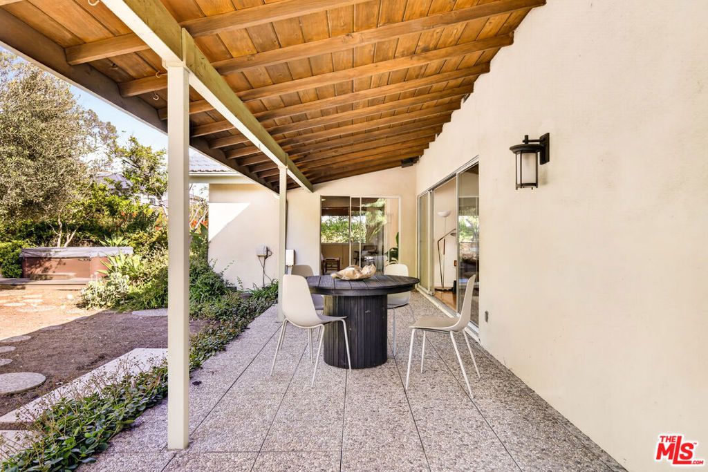 Image 31 of property listing at 1362 Marinette Road, Pacific Palisades, CA 90272