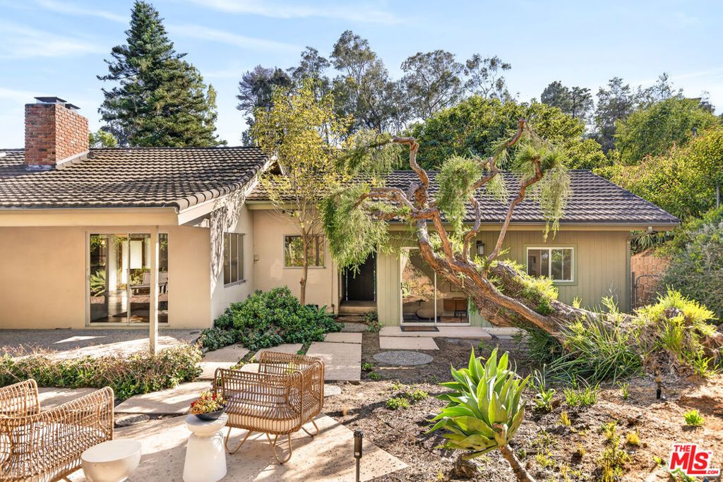 Image 32 of property listing at 1362 Marinette Road, Pacific Palisades, CA 90272
