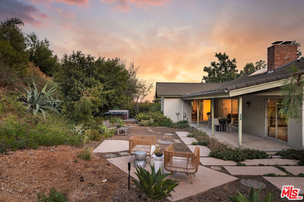 Image 37 of property listing at 1362 Marinette Road, Pacific Palisades, CA 90272