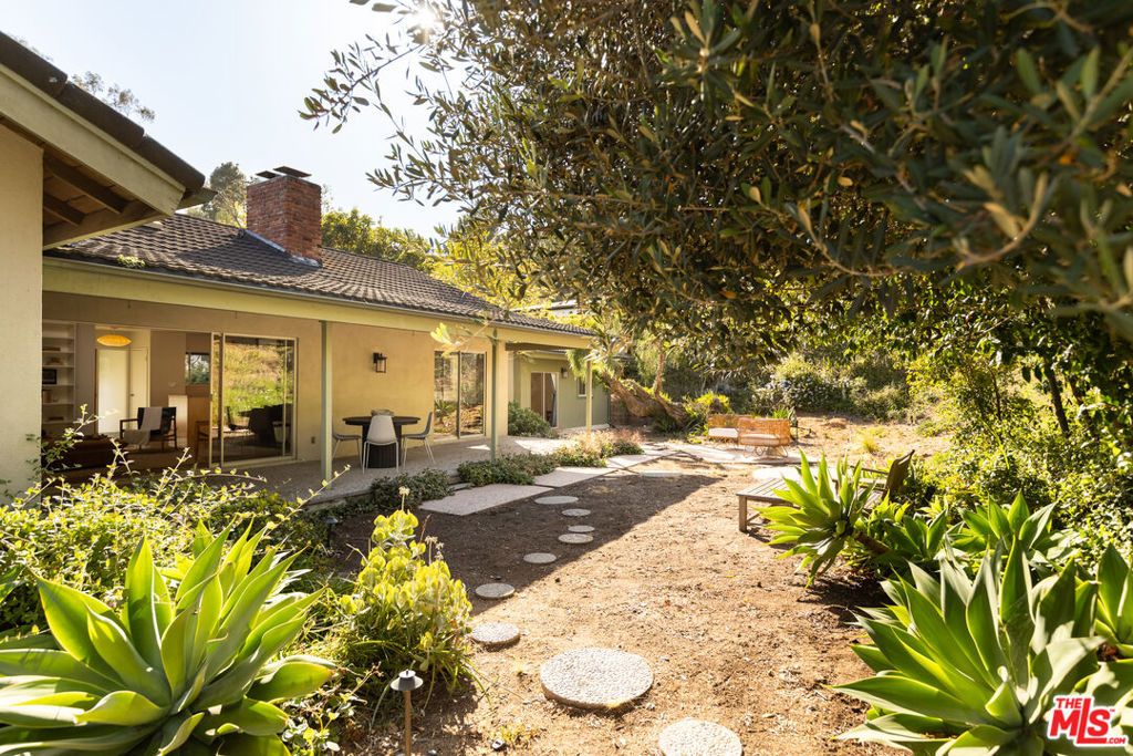 Image 40 of property listing at 1362 Marinette Road, Pacific Palisades, CA 90272