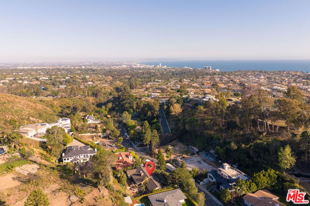 Image 45 of property listing at 1362 Marinette Road, Pacific Palisades, CA 90272