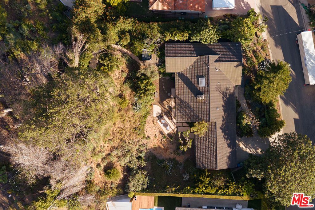 Image 46 of property listing at 1362 Marinette Road, Pacific Palisades, CA 90272