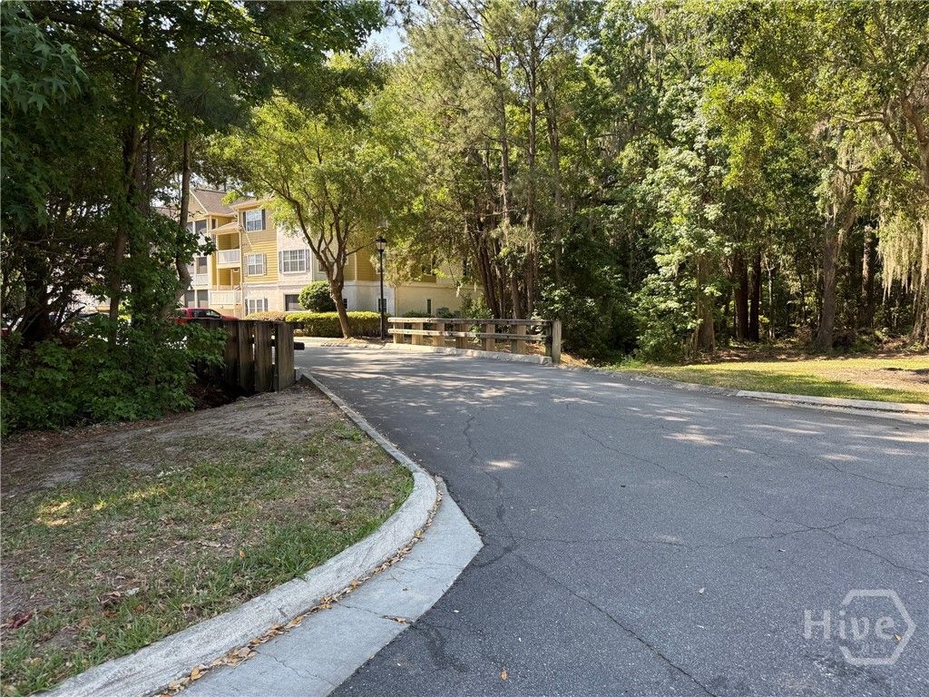 Image 15 of property listing at 5204 Walden Park Drive, Savannah, GA 31410