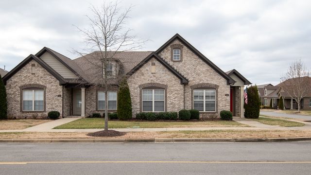 1120 S McMahan Dr, Gallatin, TN 37066