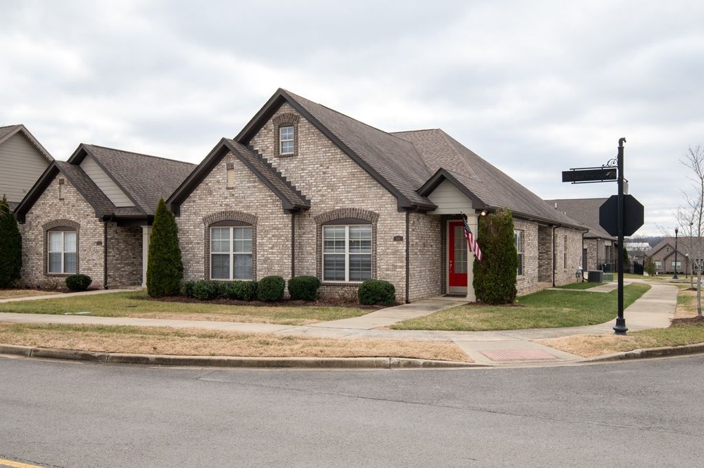 1120 S McMahan Dr, Gallatin, TN 37066