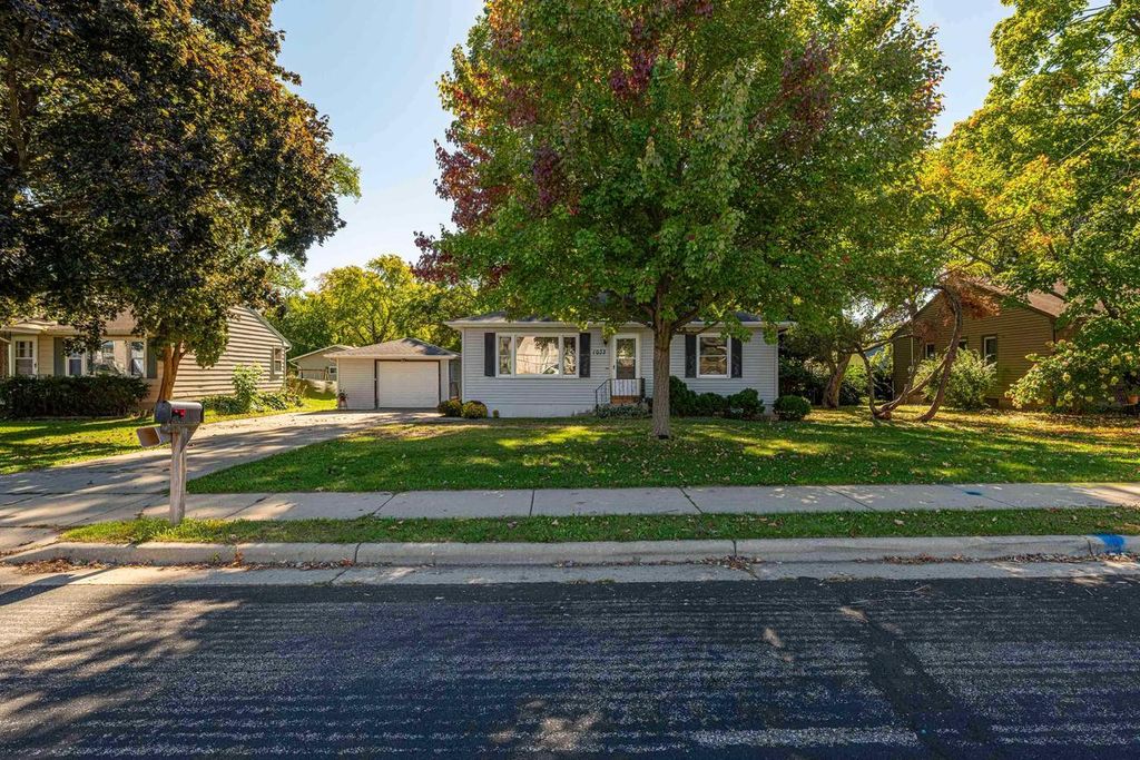 1033 Lothe Street, Sun Prairie, WI 53590