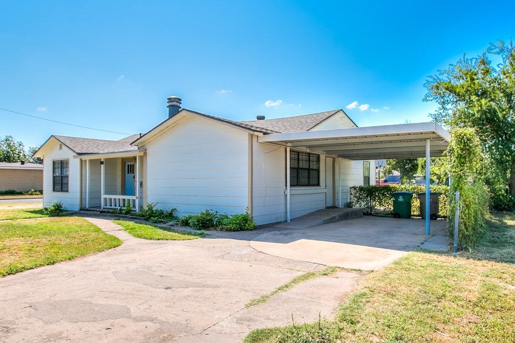 Image 34 of property listing at 19 E 41st St, San Angelo, TX 76903