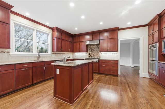 10685 Oxford Mill Circle, Alpharetta, GA 30022