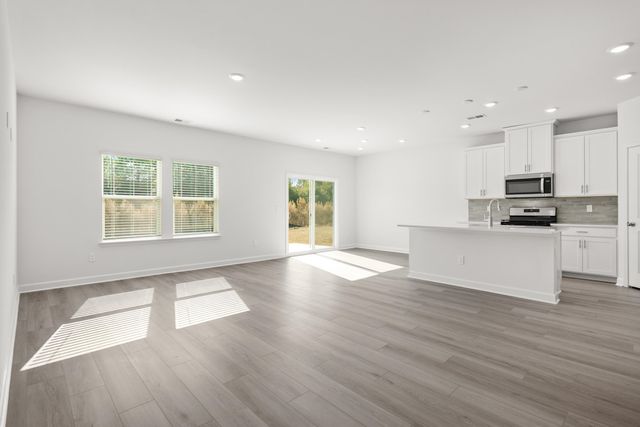 316 Jessamine St., Longs, SC 29568
