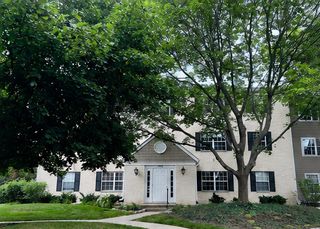 142 E Winchester Road C, Libertyville, IL 60048