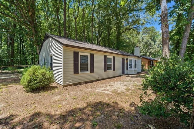 249 Batson DR, Newport News, VA 23602