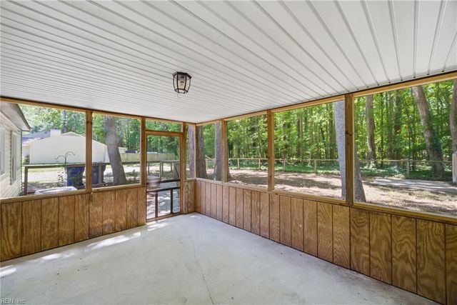 249 Batson DR, Newport News, VA 23602