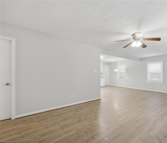 249 Batson DR, Newport News, VA 23602