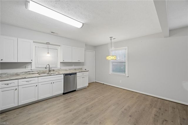 249 Batson DR, Newport News, VA 23602