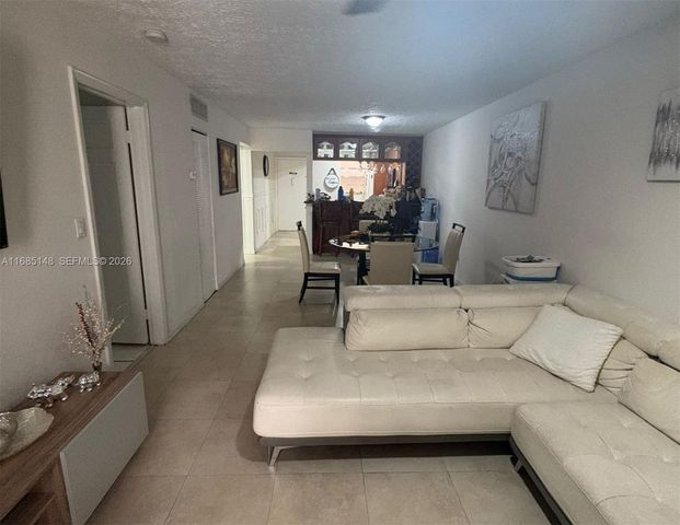6055 W 19th Avenue 318, Hialeah, FL 33012