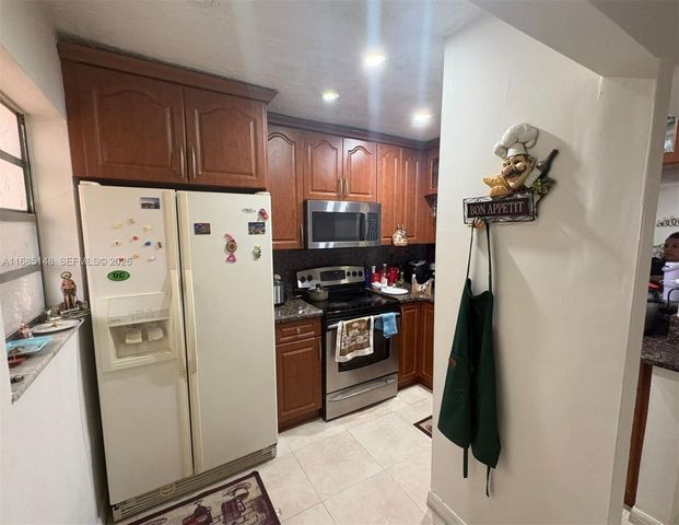6055 W 19th Avenue 318, Hialeah, FL 33012