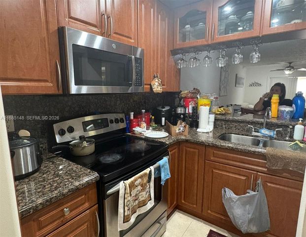 6055 W 19th Avenue 318, Hialeah, FL 33012