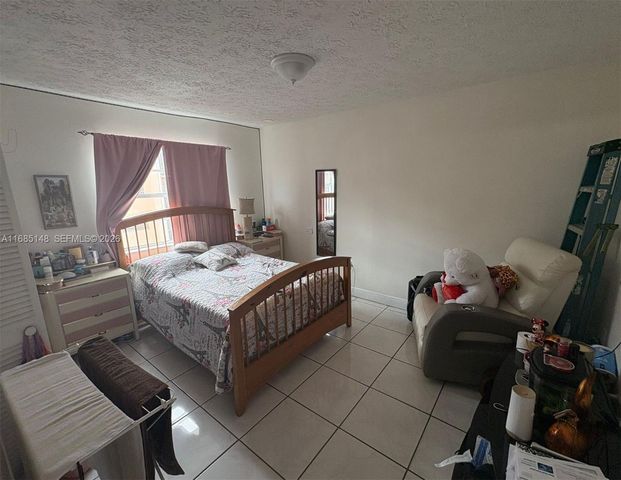 6055 W 19th Avenue 318, Hialeah, FL 33012