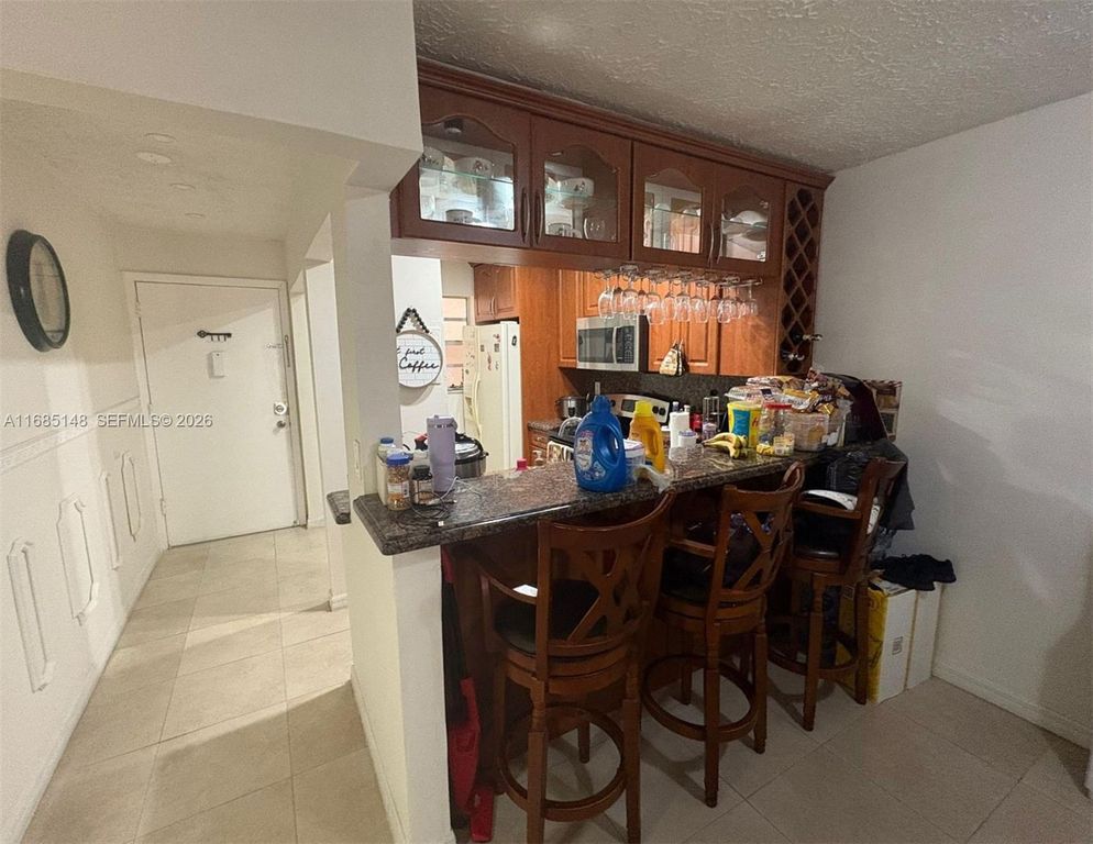6055 W 19th Avenue 318, Hialeah, FL 33012