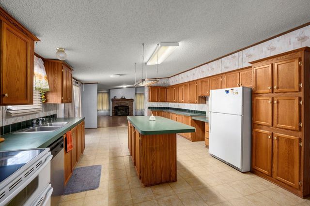 171 County Road 4322, Dayton, TX 77535