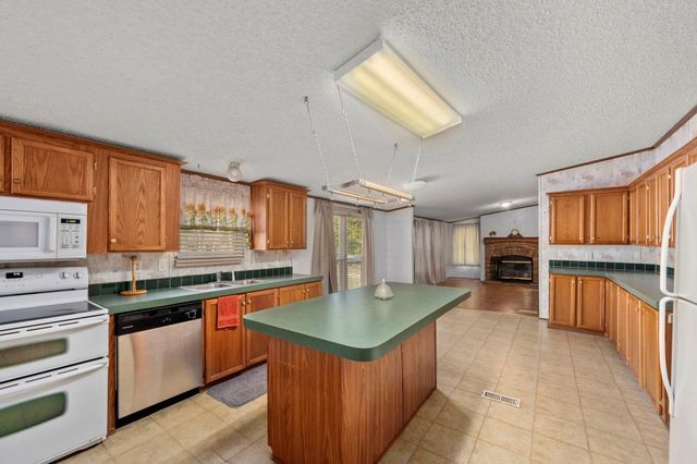 171 County Road 4322, Dayton, TX 77535