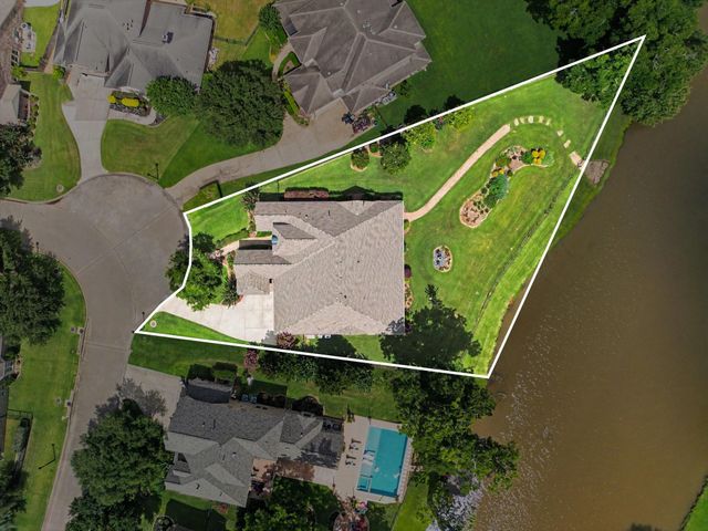32303 Waterford Crest Lane, Fulshear, TX 77441