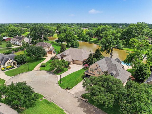 32303 Waterford Crest Lane, Fulshear, TX 77441