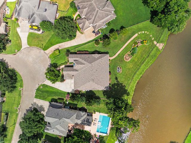 32303 Waterford Crest Lane, Fulshear, TX 77441