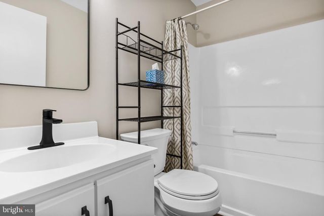 44 BURGUNDY DR, Marlton, NJ 08053