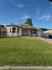 1116 Woodrow Avenue, Bakersfield, CA 93308