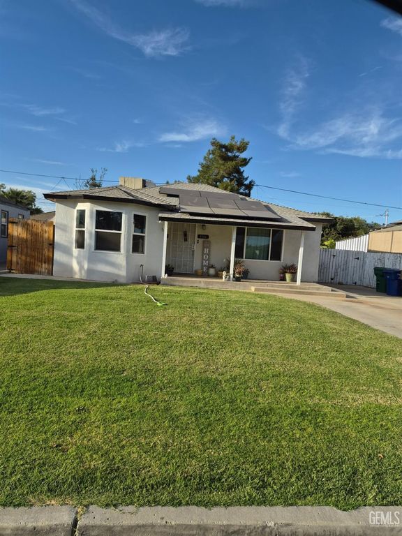 1116 Woodrow Avenue, Bakersfield, CA 93308